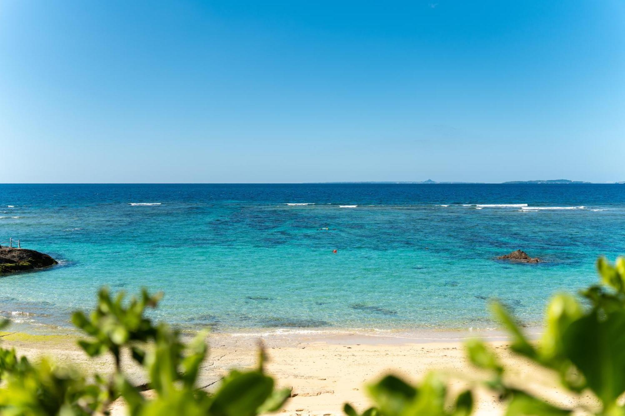 Hotel Miyuki Beach Onna Esterno foto