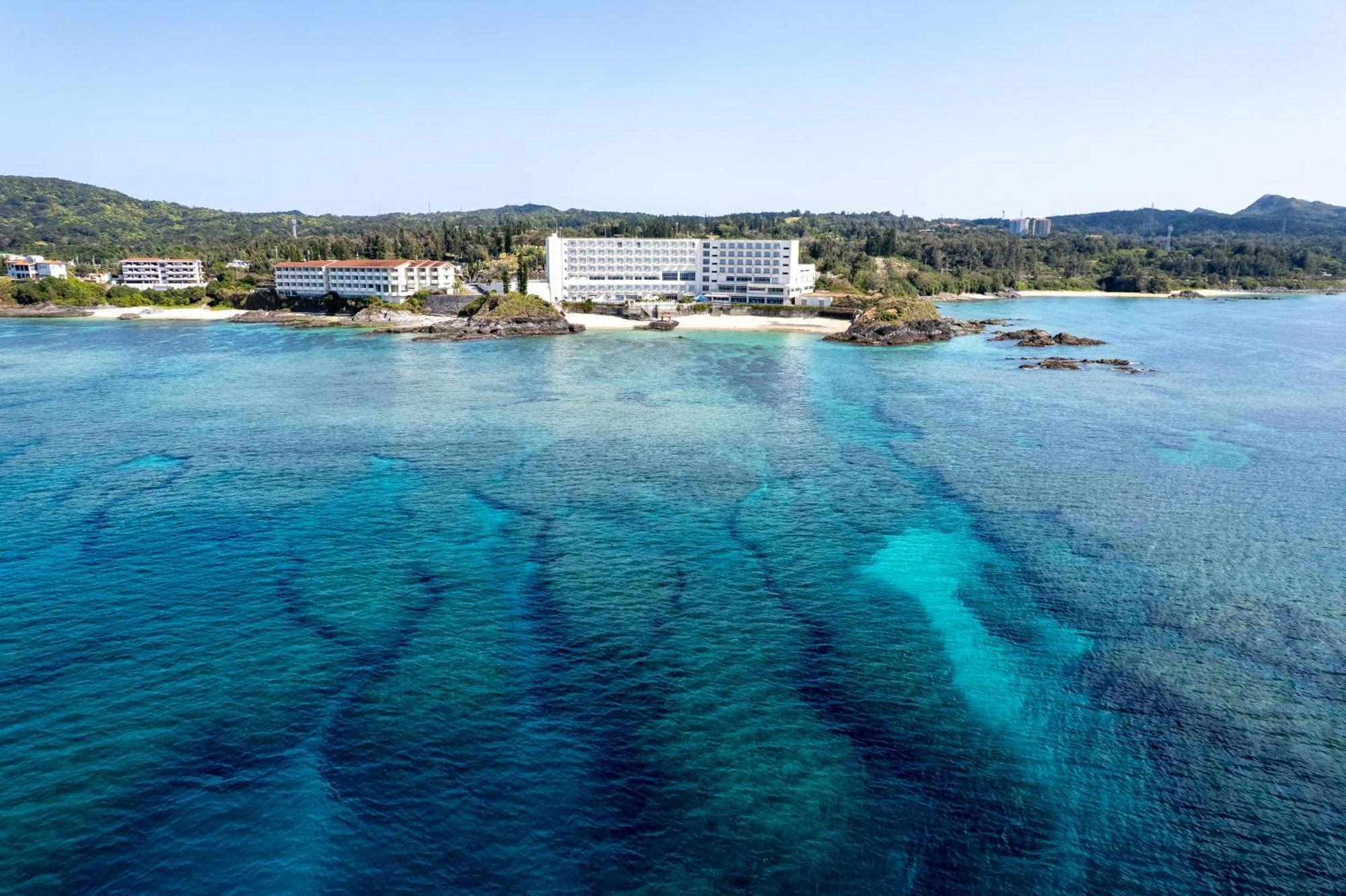 Hotel Miyuki Beach Onna Esterno foto